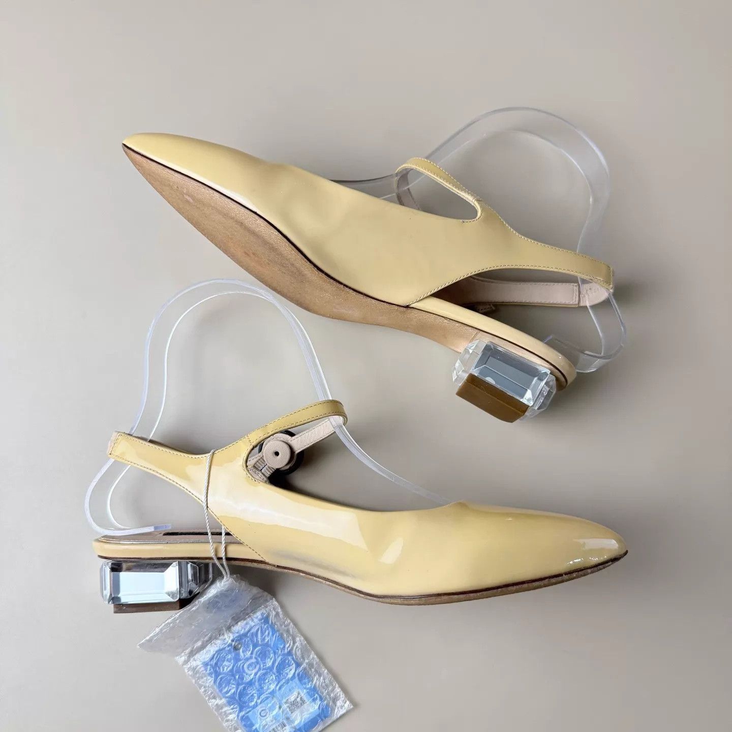 Louis Vuitton LV Cream Yellow Strap Sandals Gold Logo EU35.5 MINT Size US 5 / IT 35 - 5 Thumbnail