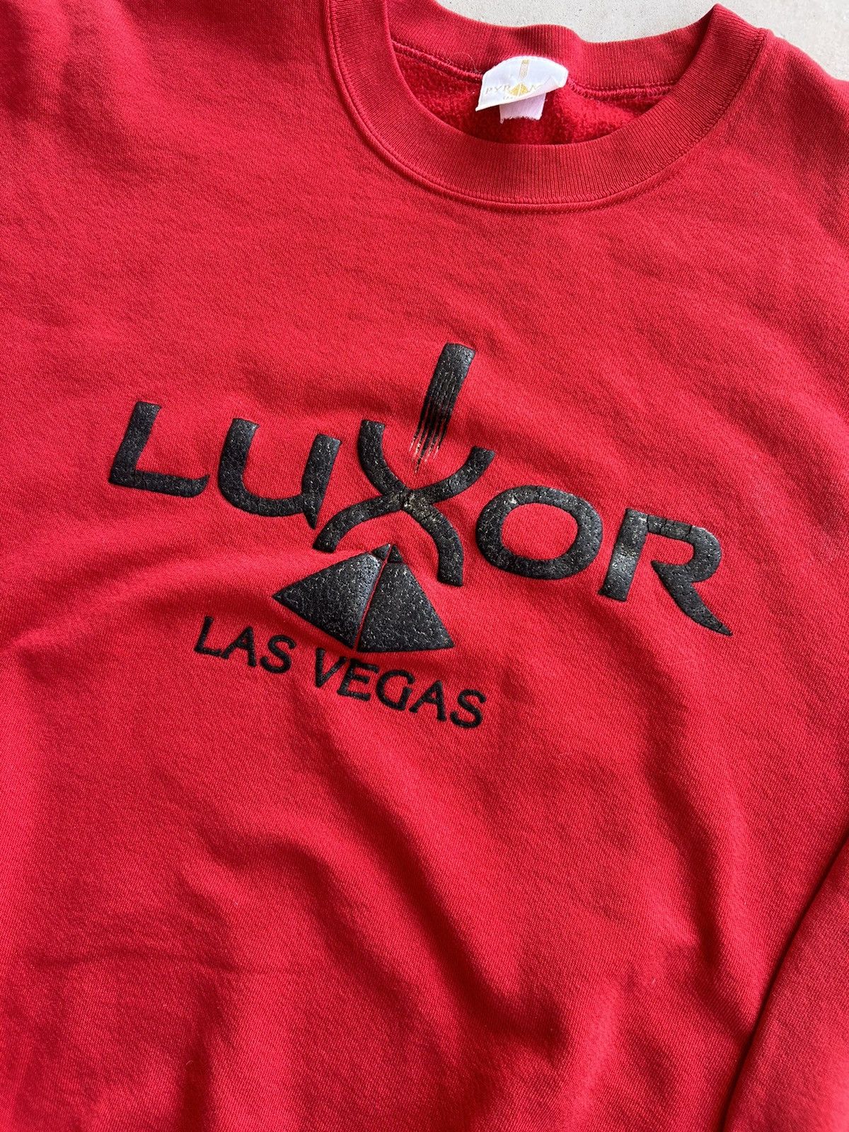 Vintage VTG 90s Luxor Las Vegas Hotel Casino Pyramid Vintage Sweater Size US L / EU 52-54 / 3 - 2 Thumbnail