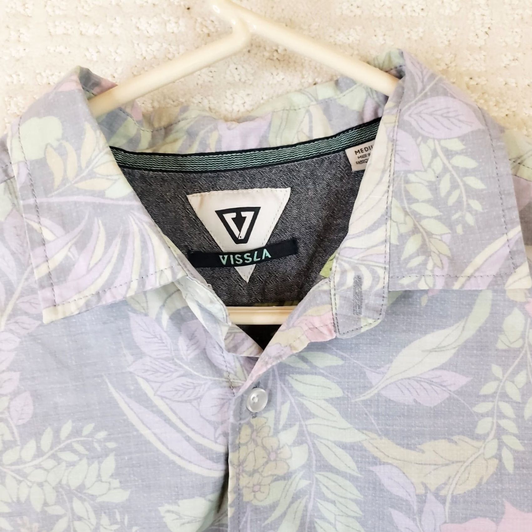 Vissla Vissla Button Up Shirt Men M Floral Print Short Sleeve Cotton Multicolor Holiday All Seasons Button-Down Collared Size US M / EU 48-50 / 2 - 5 Thumbnail