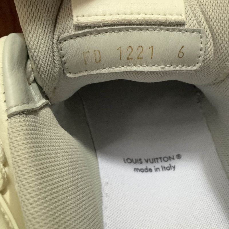 Louis Vuitton Louis Vuitton White Trainer Low-Top Fashion Sneakers - Size US 7.5 / EU 40-41 - 4 Thumbnail