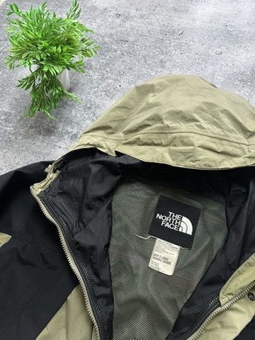 The North Face Vintage The North Face Gore-Tex Ski Outdoor Hiking Jacket Size US L / EU 52-54 / 3 - 8 Thumbnail