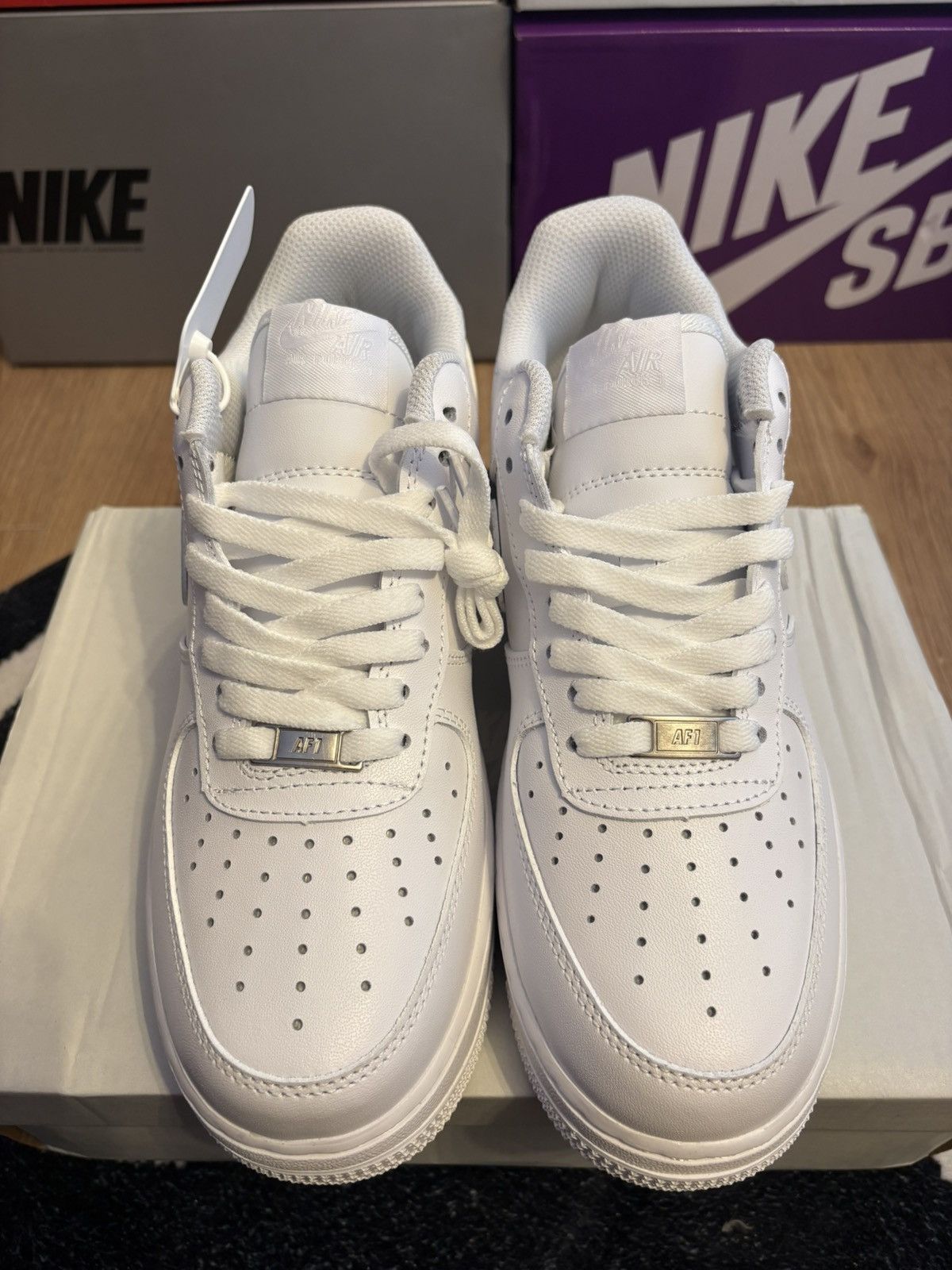 Nike Nike Air Force 1 Size US 8 / EU 41 - 2 Thumbnail