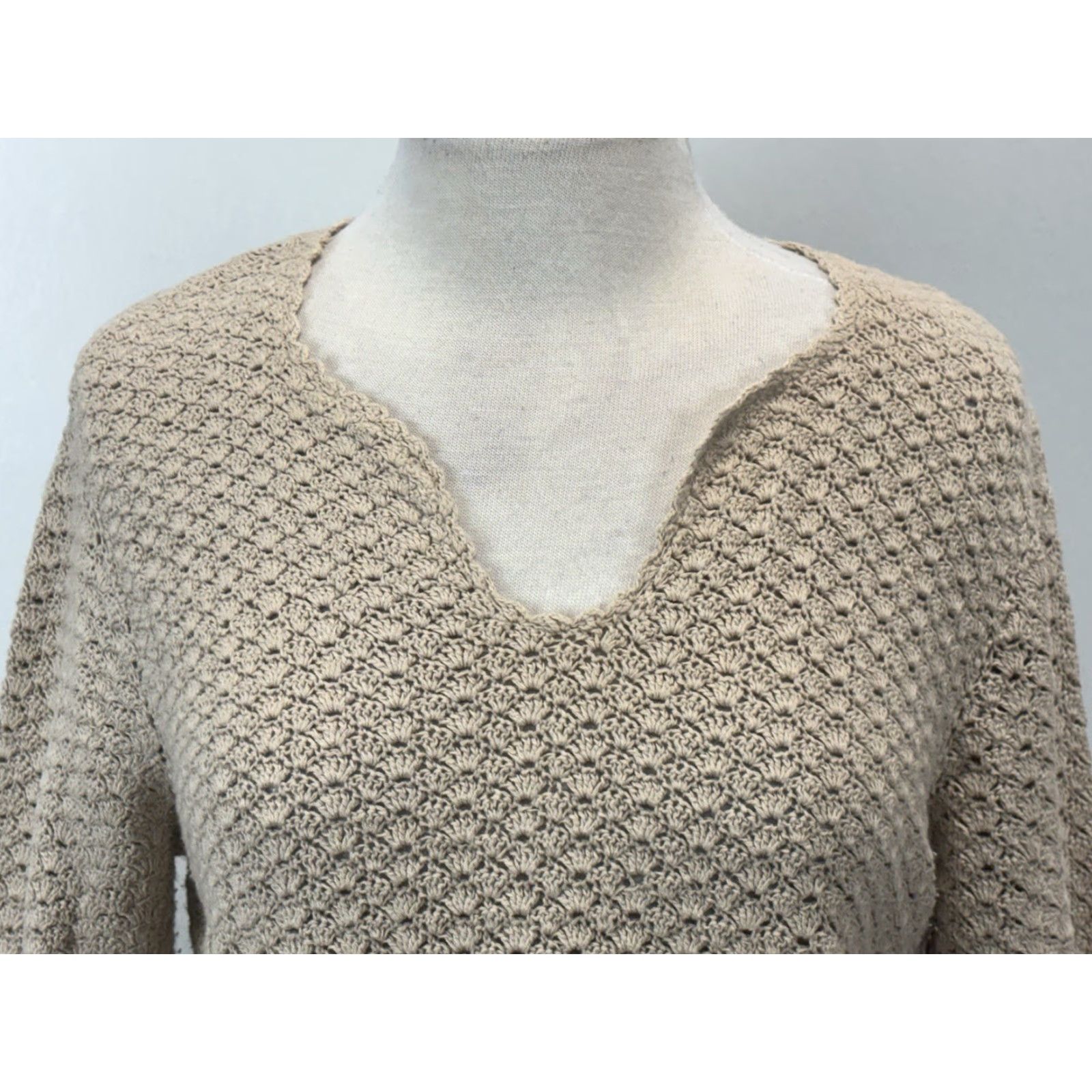 Vintage VINTAGE Tiara International Crochet Sweater Women’s Sz Medium Open-Knit Bohemian Bell Sleeve 90s Tan Women Size M / US 6-8 / IT 42-44 - 5 Thumbnail