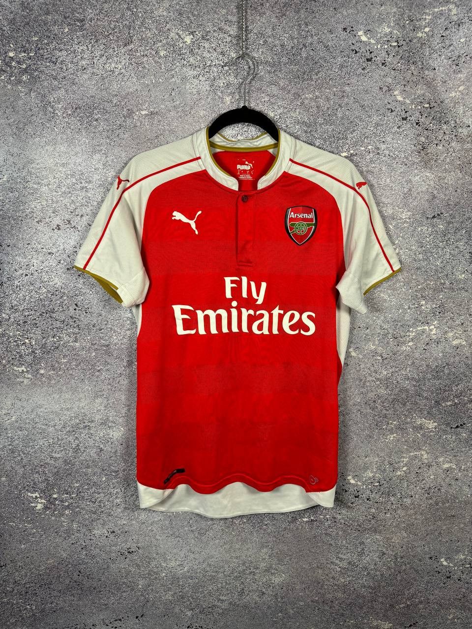 Puma Vintage Arsenal 2015/16 Home Puma Soccer Jersey Medium Size US M / EU 48-50 / 2 - 1 Thumbnail