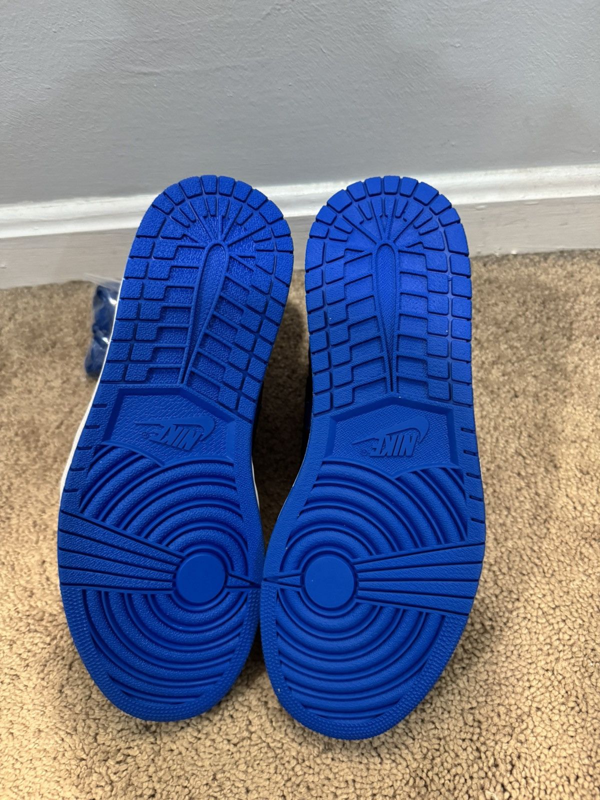 Jordan Brand Jordan 1 Royal 2017 Size US 10 / EU 43 - 8 Thumbnail