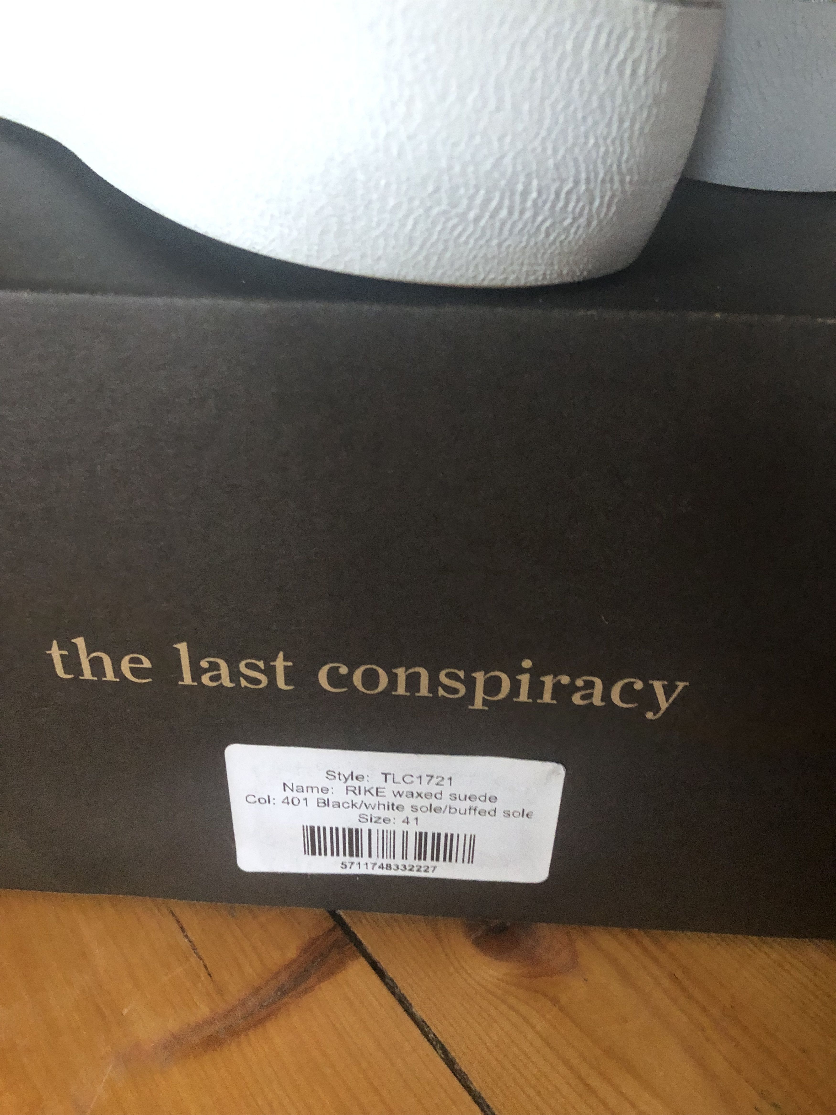 The Last Conspiracy The Last Conspiracy "RIKE" waxed suede black sneakers Size US 8 / EU 41 - 6 Thumbnail