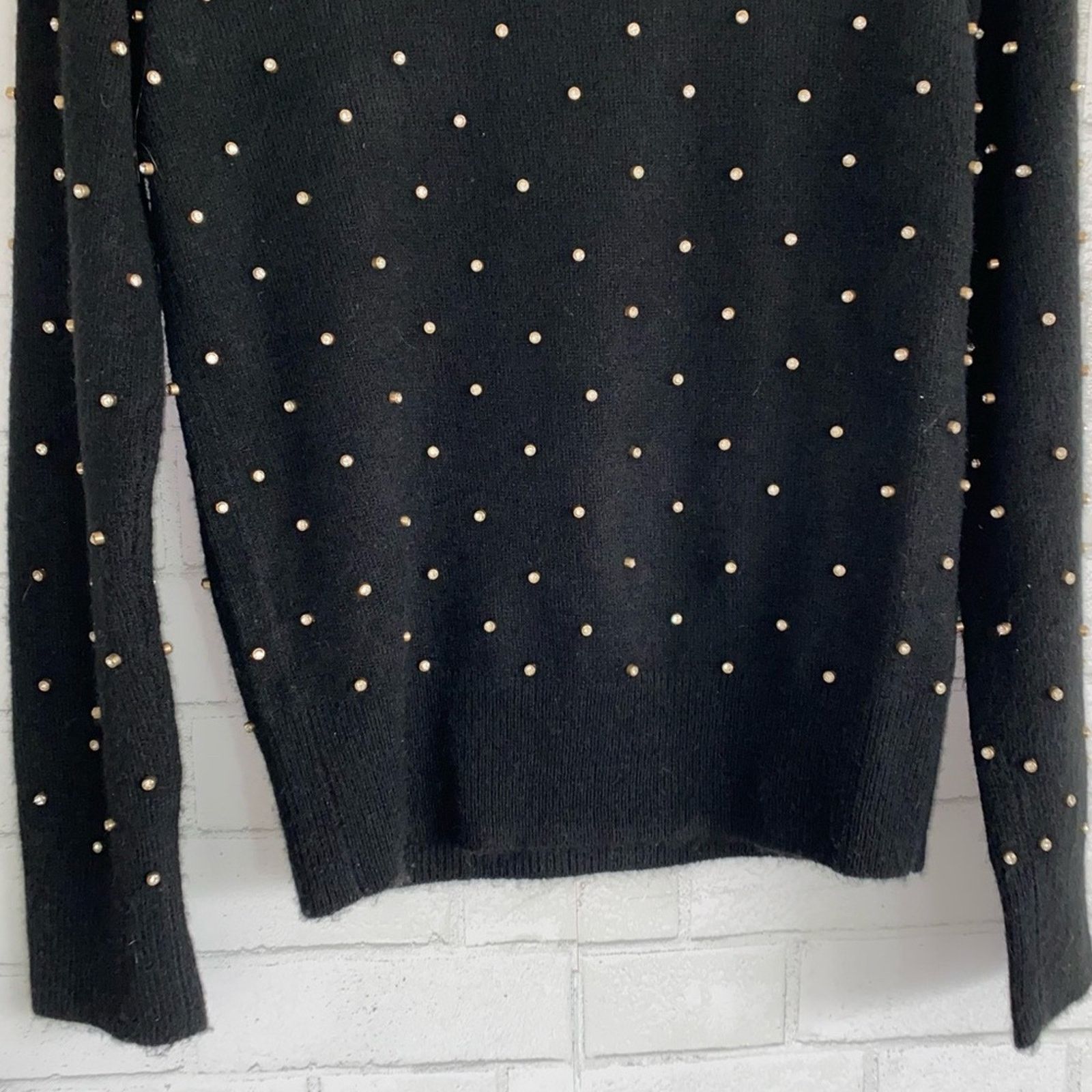 Lilly Pulitzer Lilly Pulitzer $168 Laveta Rhinestone Sweater XS EUC Size XS / US 0-2 / IT 36-38 - 8 Thumbnail
