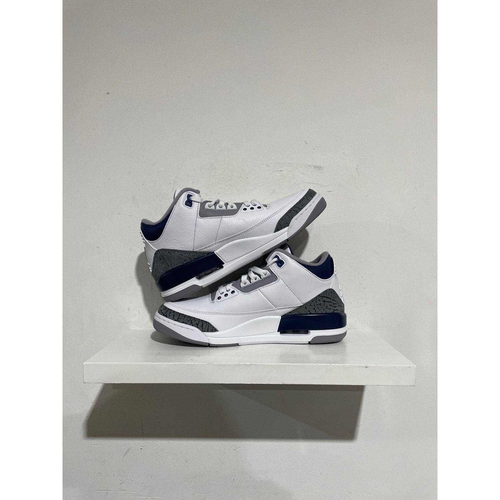 Nike JORDAN 3 RETRO MIDNIGHT NAVY SIZE 8.5 NEW Size US 8.5 / EU 41-42 - 2 Thumbnail