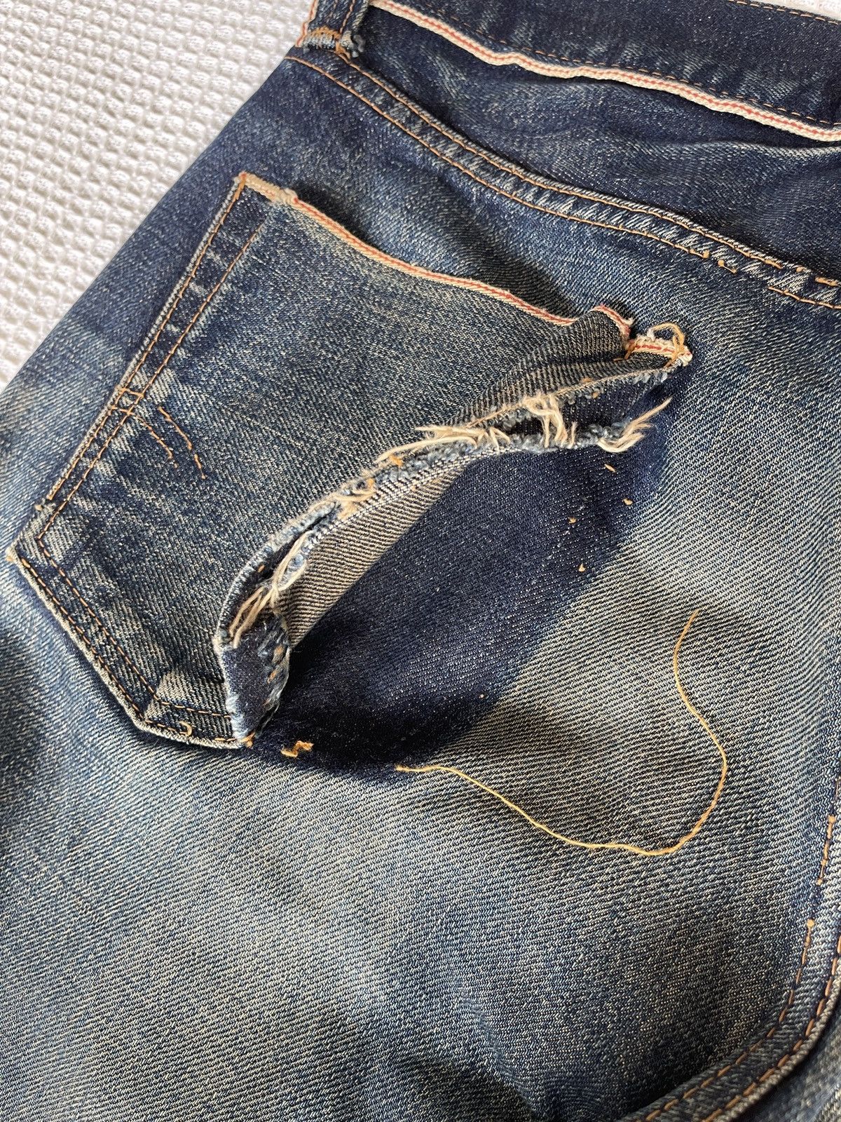 Nepenthes VINTAGE90s🔥HOGGS NEPENTHES NEEDLES🔥Thrashed Selvedge Jeans Size US 32 / EU 48 - 23 Thumbnail