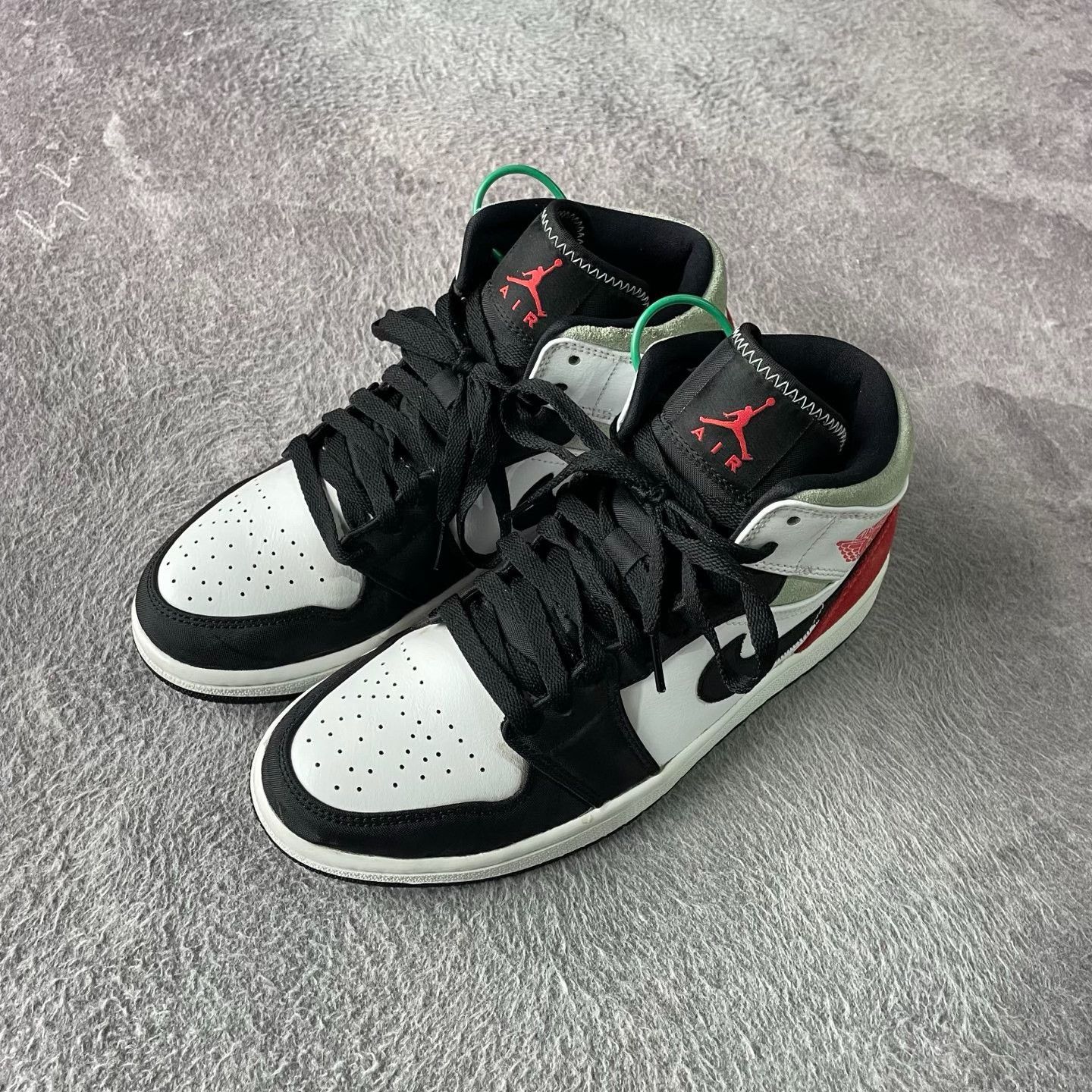 Nike Nike Black Lowtop Sneakers 40 Men Size US 7.5 / EU 40-41 - 1 Thumbnail