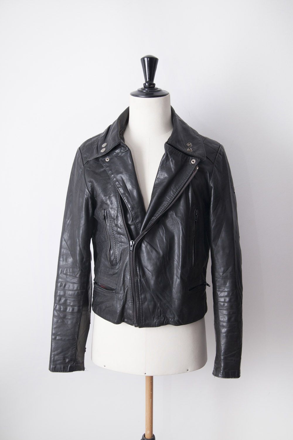 Vintage Vintage 1990's black leather perfecto jacket Size US S / EU 44-46 / 1 - 1 Thumbnail