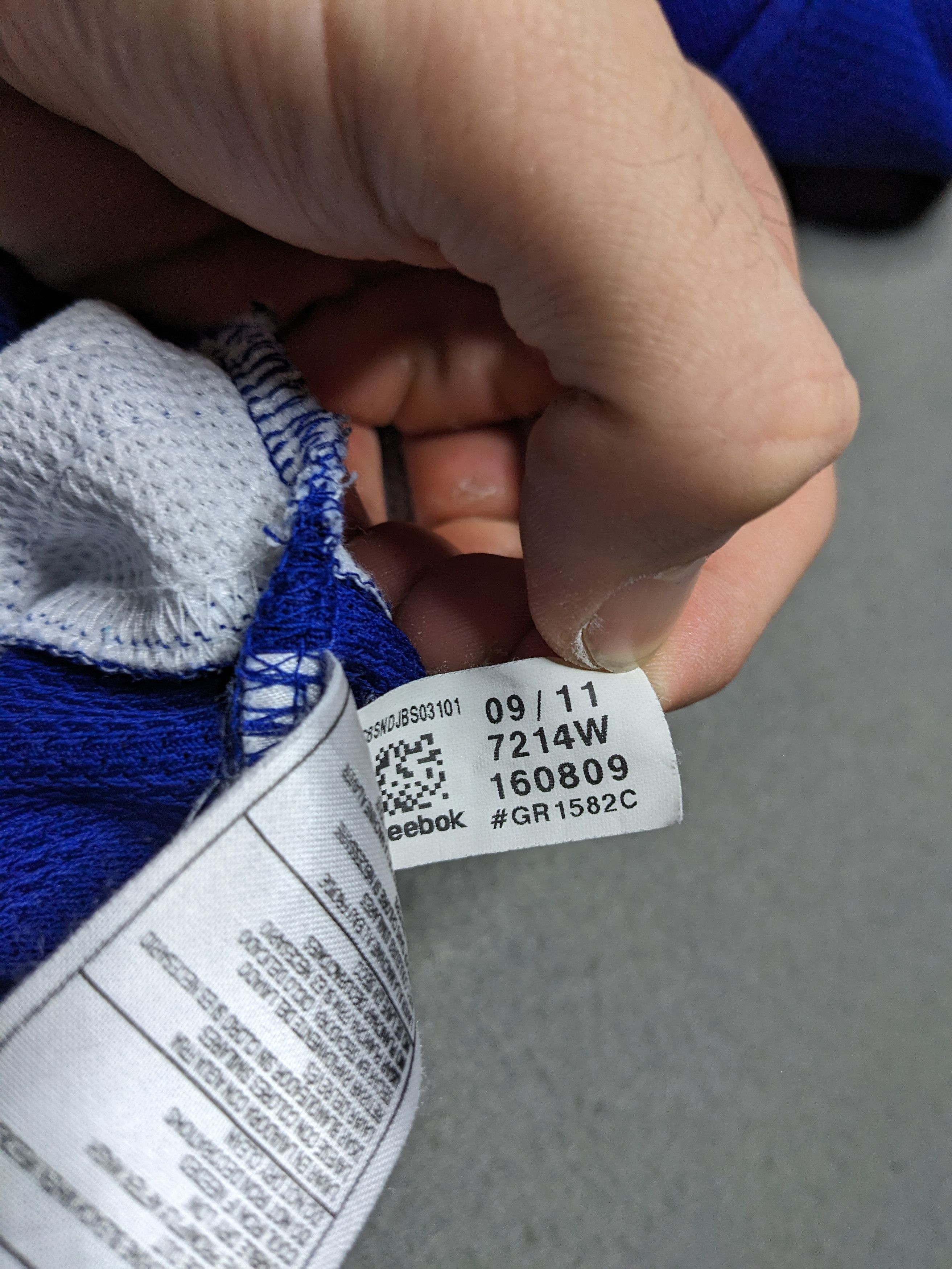 Reebok Reebok Toronto Maple Leafs Jersey WOMANS Size Small 2011 NHL Size US S / EU 44-46 / 1 - 10 Thumbnail