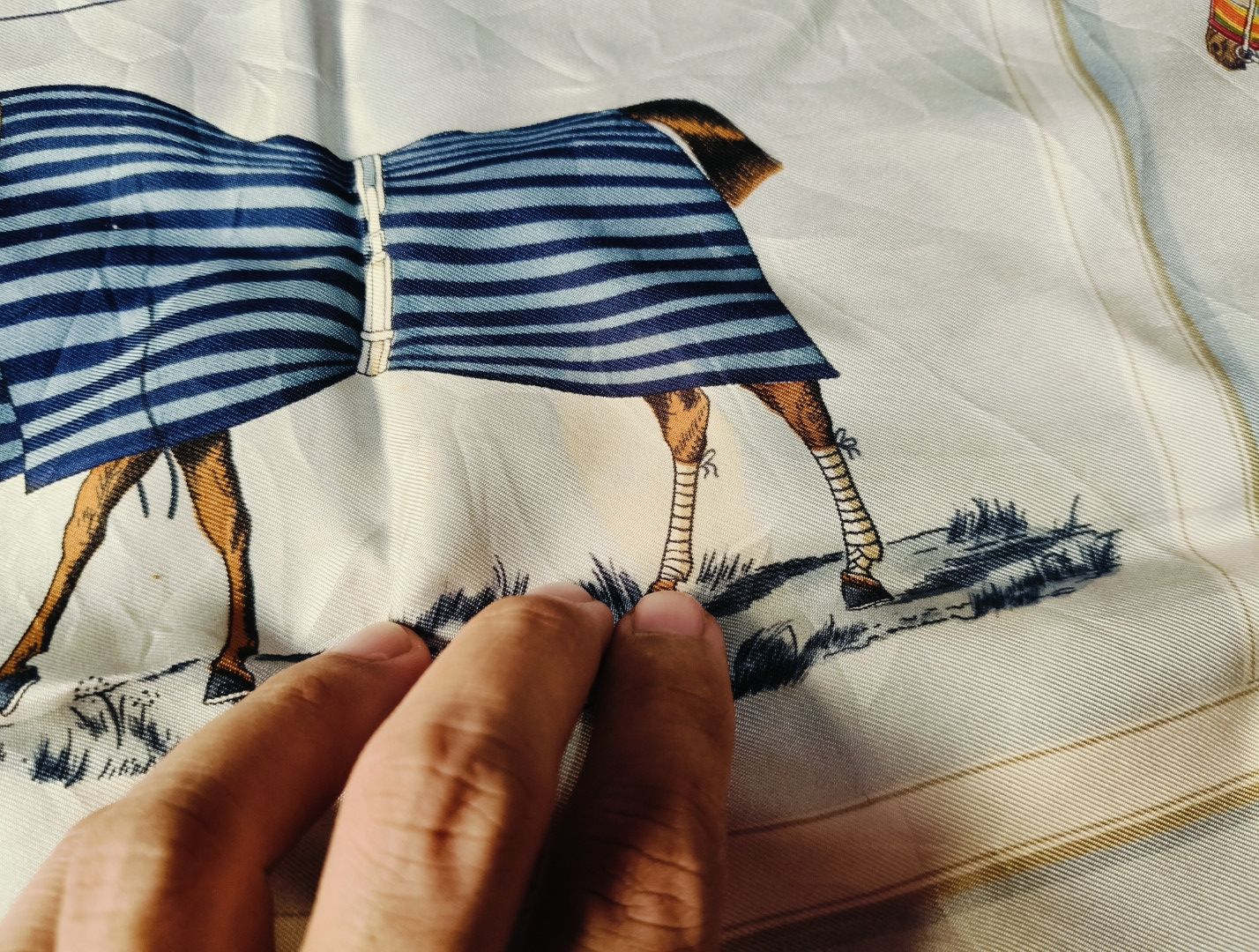 Hermes Hermes silk scarf Couvertures et tenues de four pour Size ONE SIZE - 10 Thumbnail