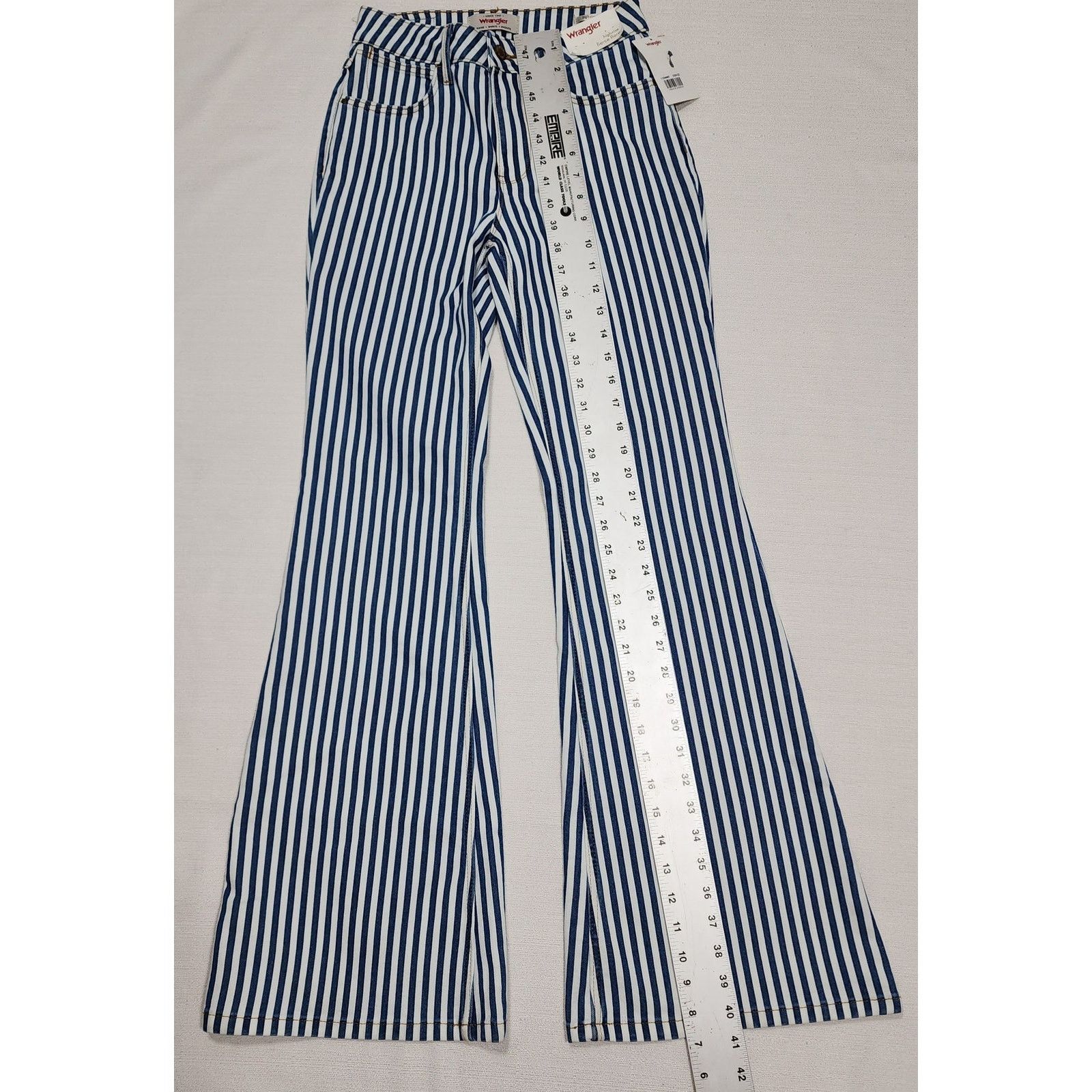 Wrangler Wrangler women's high rise fierce flair jeans W24' x L40'' Size 28" / US 6 / IT 42 - 4 Thumbnail