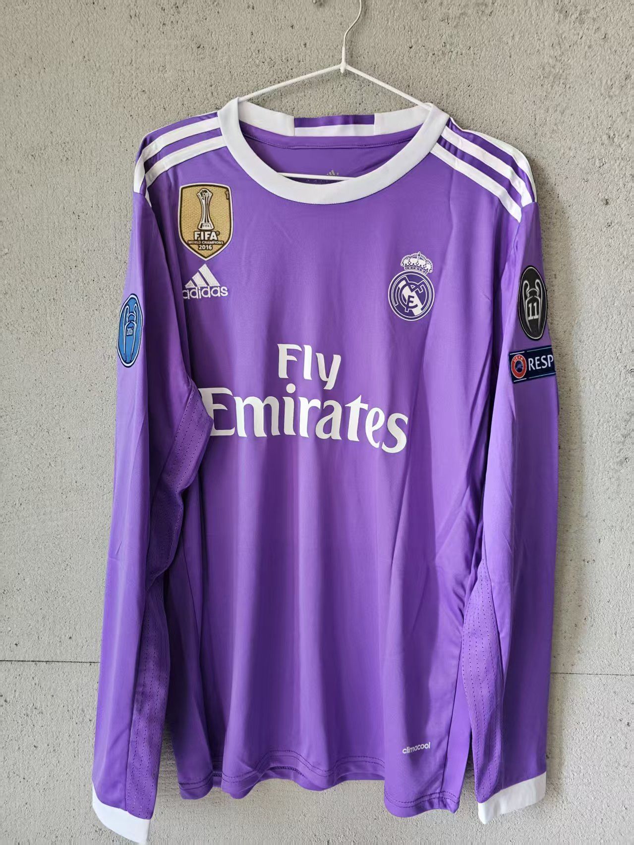 Other #7 Ronaldo Jersey 2016 2017 Real Madrid Purple Size US XL / EU 56 / 4 - 2 Thumbnail