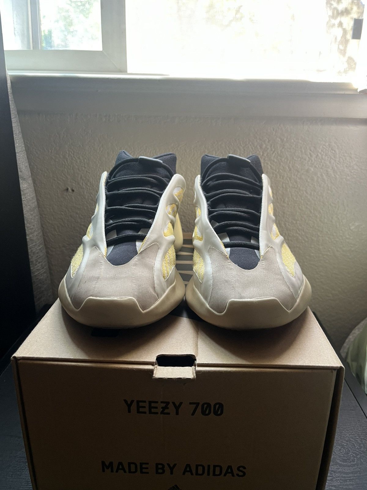 Yeezy adidas Yeezy 700 V3 Safflower Size 9.5 Size US 9.5 / EU 42-43 - 4 Thumbnail