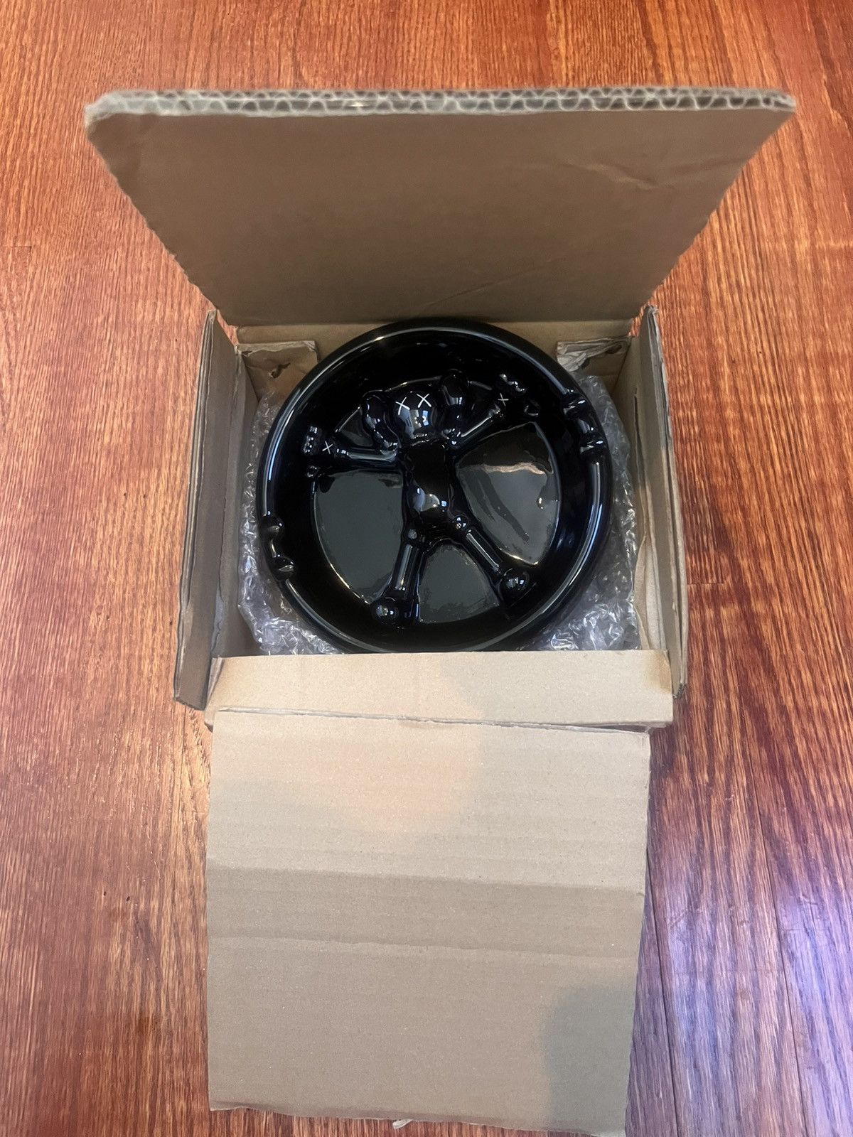 Kaws Original Fake Ashtray 2008 Size ONE SIZE - 4 Thumbnail