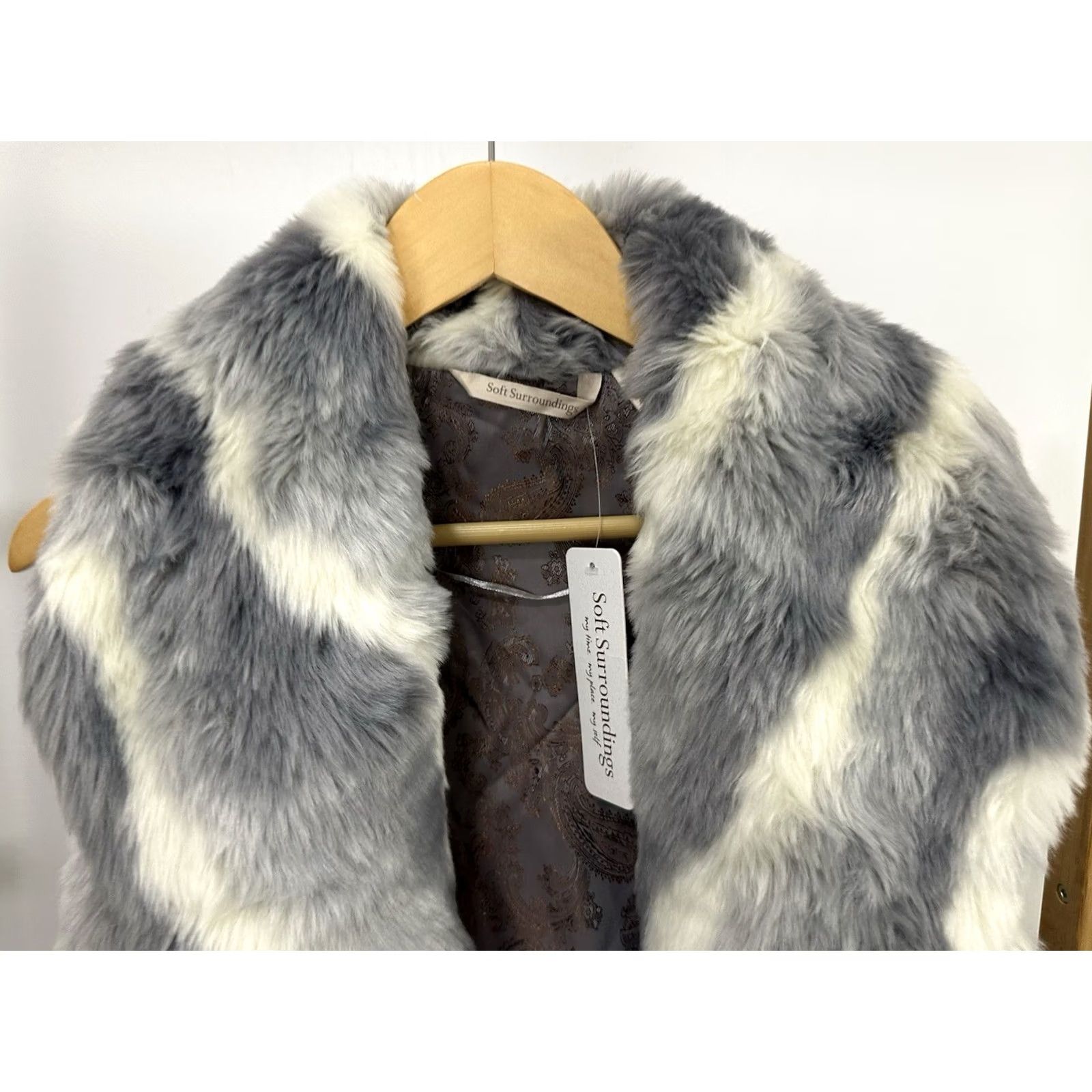 Soft Surroundings NWT Soft Surroundings Sweater Vest Size M Multicolor Faux Fur Vest Women's Knit Vest Size M / US 6-8 / IT 42-44 - 3 Thumbnail
