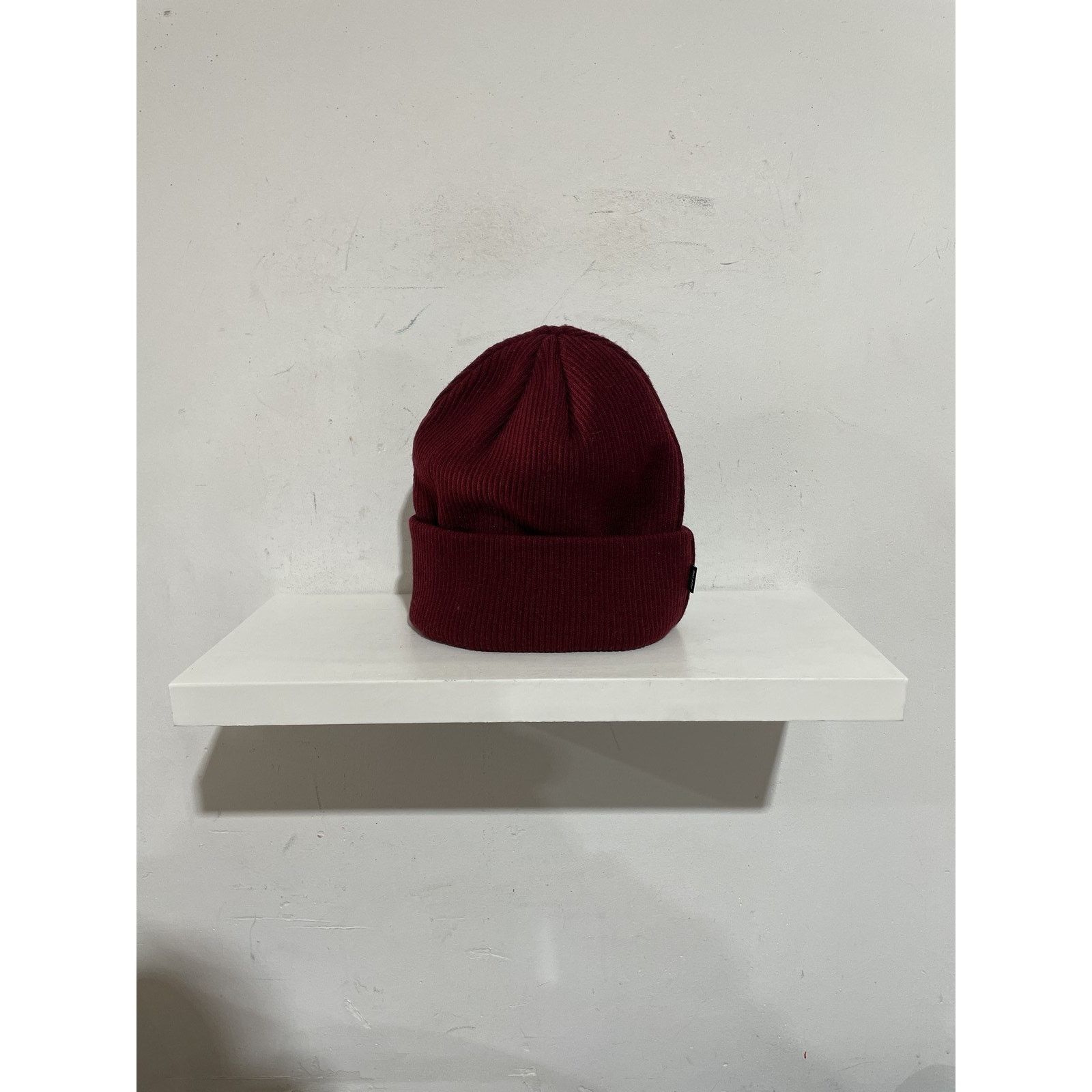 Palace PALACE ARCH LOGO BEANIE BURGUNDY PREOWNED Size ONE SIZE - 2 Thumbnail