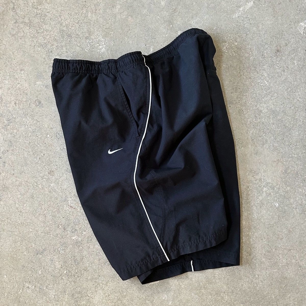 Vintage Nike Vintage Short Track Y2K Size US 32 / EU 48 - 2 Thumbnail