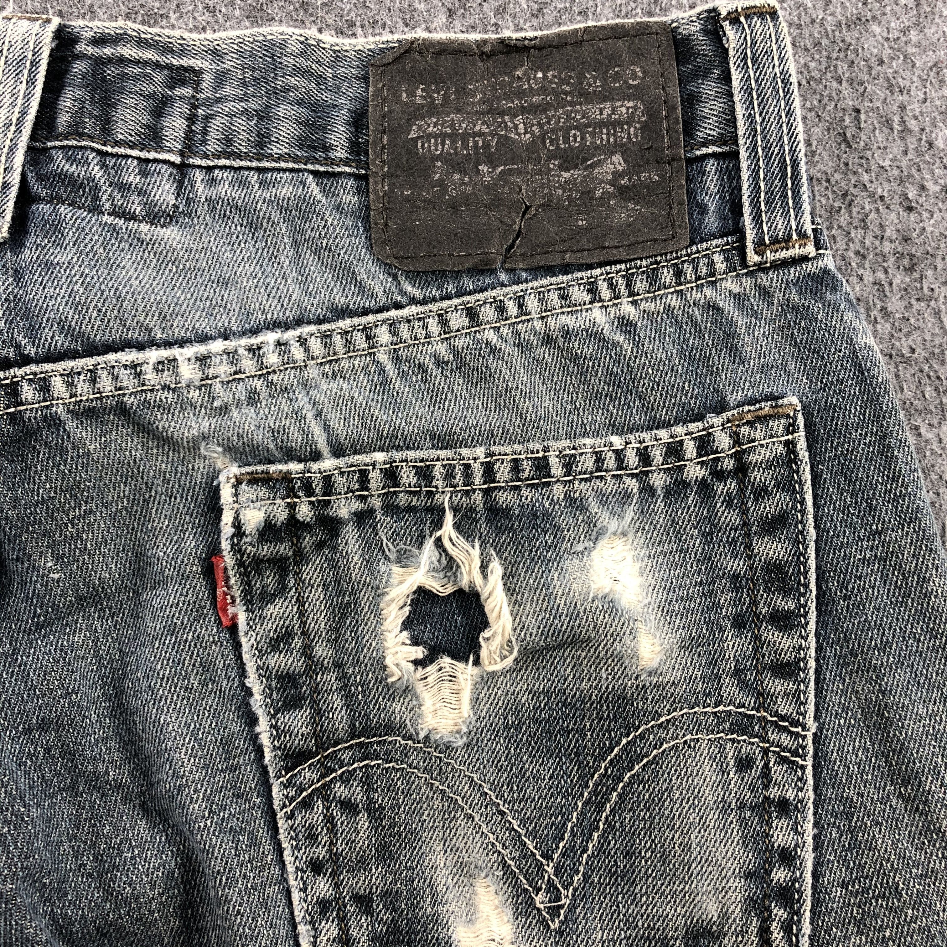Levi's Faded Blue Vintage Levis 514 Jeans Distressed Denim-J1010 Size US 31 - 5 Thumbnail