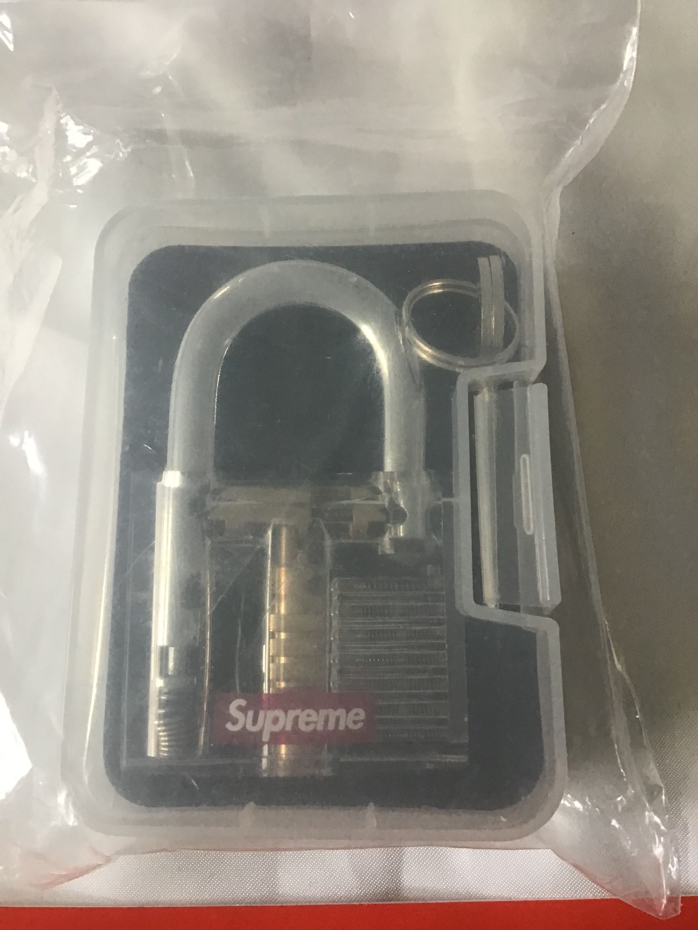 Supreme SUPREME Transparent Lock Size ONE SIZE - 7 Thumbnail