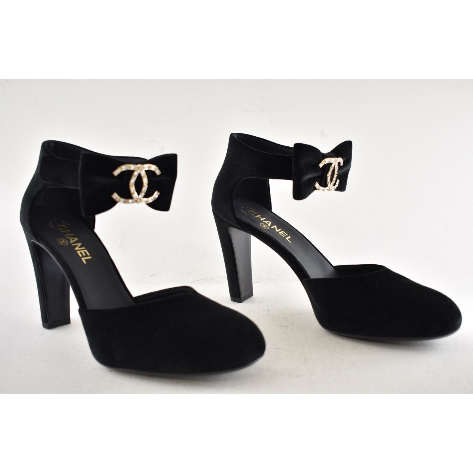 Chanel Chanel 24K Black Velvet Crystal CC Logo Mary Jane Pump 42 Size US 11 / IT 41 - 4 Thumbnail