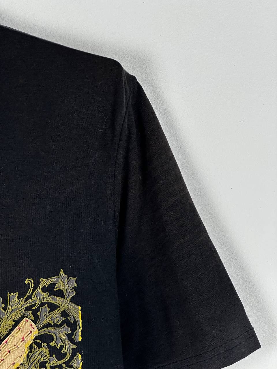 Emporio Armani Vintage Emporio Armani Revolver Y2K Distressed T Shirt Size US L / EU 52-54 / 3 - 5 Thumbnail