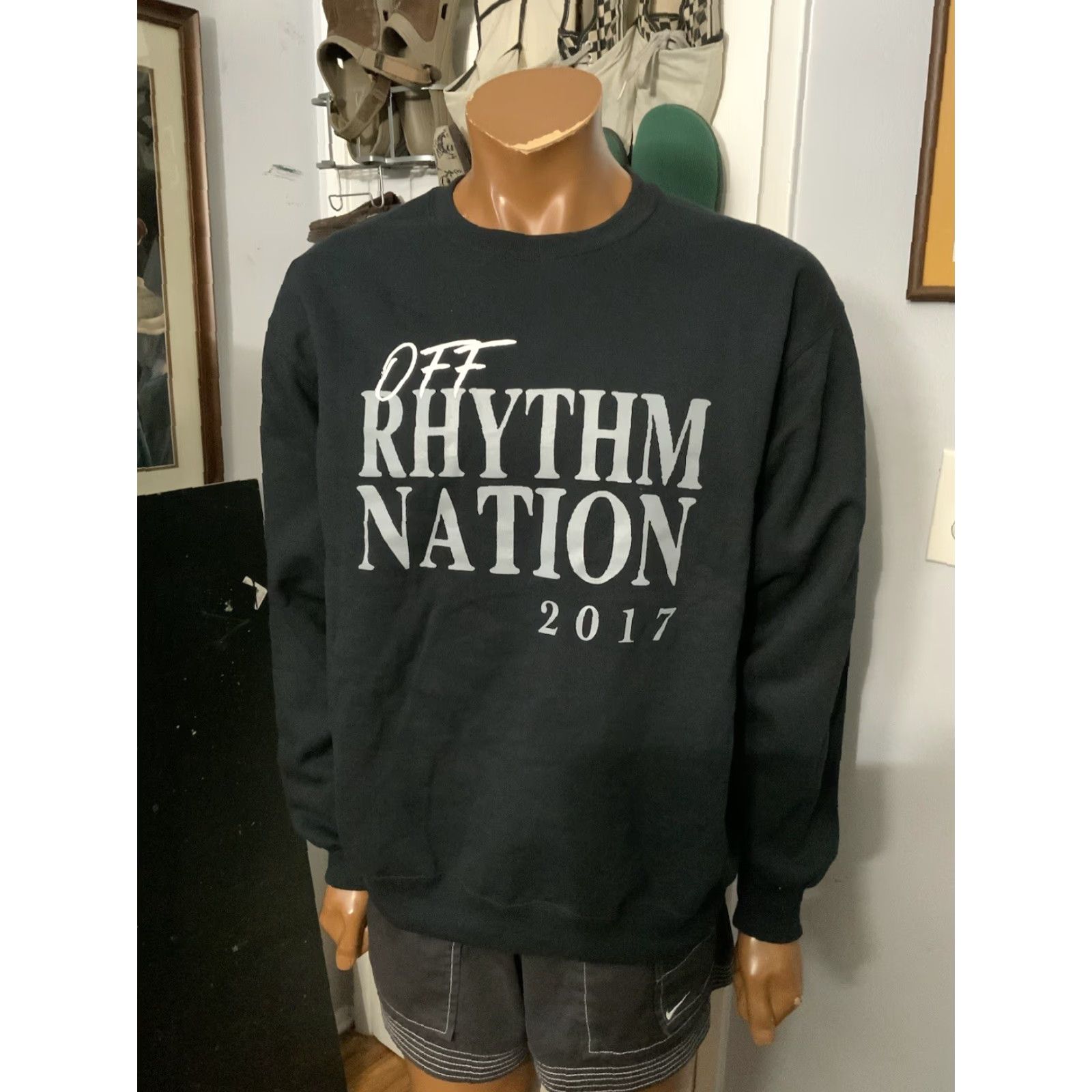 Rhythm Cloney It’s Time Black Crewneck Sweatshirt L Men Pullover 2017 Off Rhythm Nation Sz. L Black Crewneck Sweatshirt Mens Size US L / EU 52-54 / 3 - 6 Thumbnail