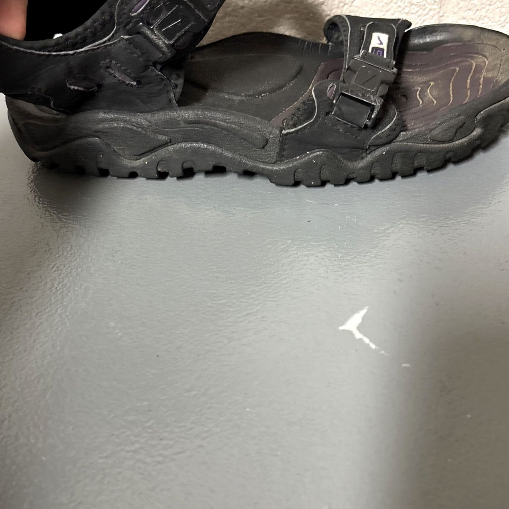 Nike Nike Women’s 8 ACG Air Deschutz Black Strappy Adjustable Sport Sandals Size US 8 / IT 38 - 4 Thumbnail