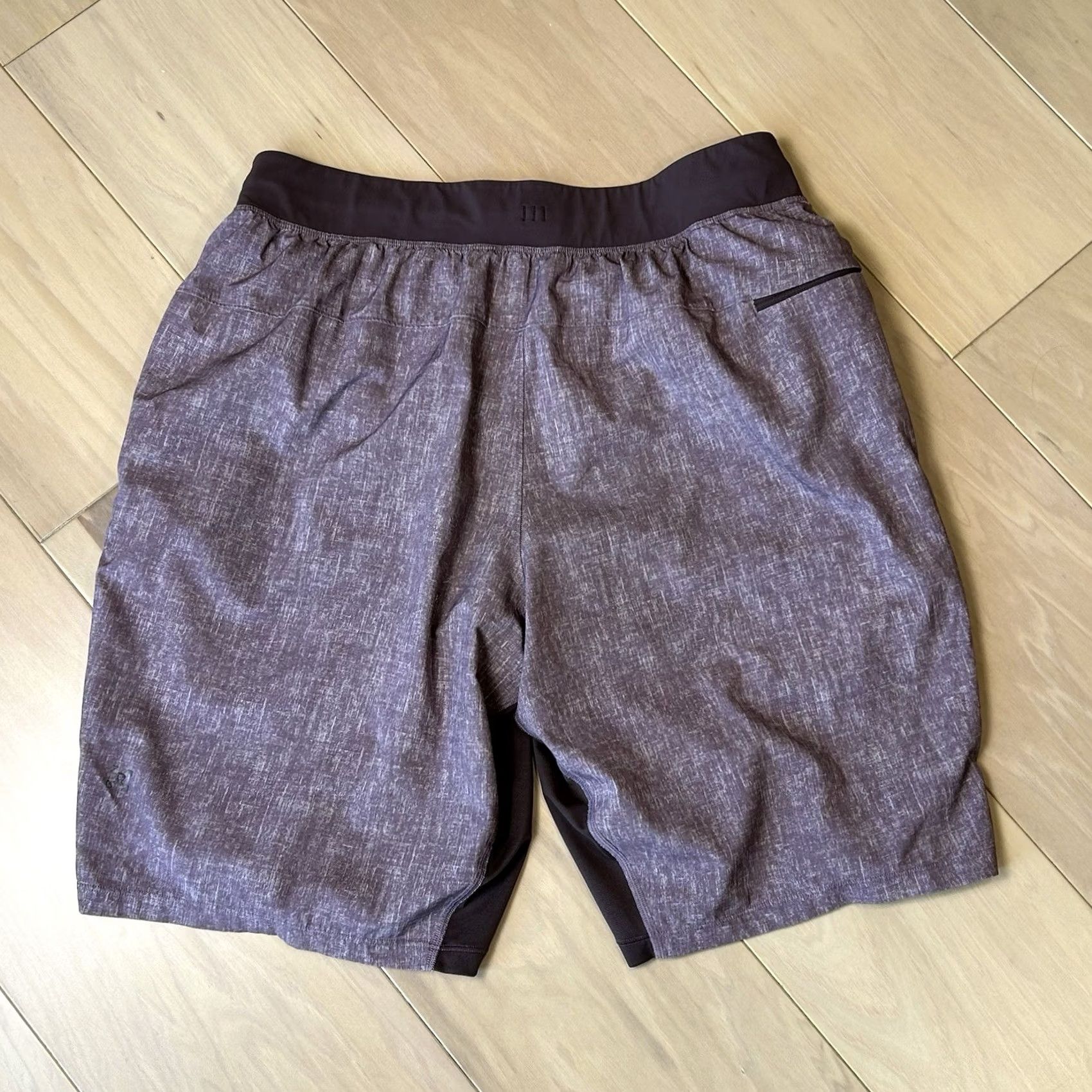 Lululemon Lululemon T.H.E. Shorts Athletic 9" Inseam M Burgundy Mens Regular Size US 31 - 3 Thumbnail