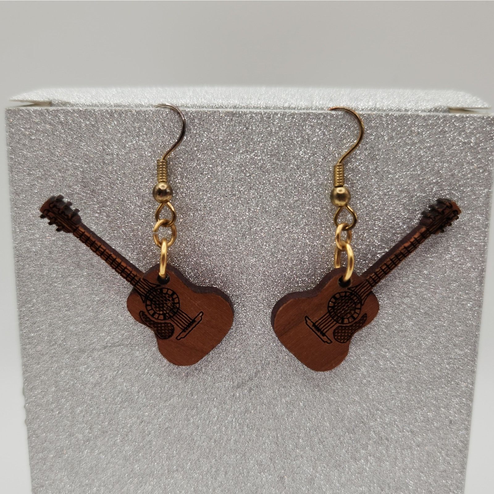Other Brown Wooden Guitar Hook Earrings Size ONE SIZE - 8 Thumbnail