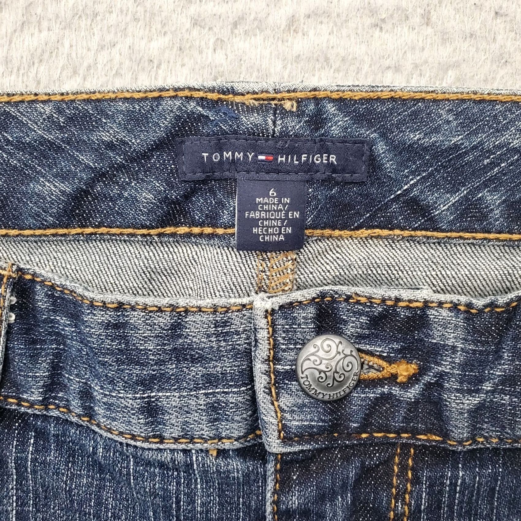 Tommy Hilfiger Tommy Hilfiger Capri Jeans Women 6 Blue Denim Medium Wash Straight Leg Capris Womens Size 6 Jeans Size 28" / US 6 / IT 42 - 7 Thumbnail