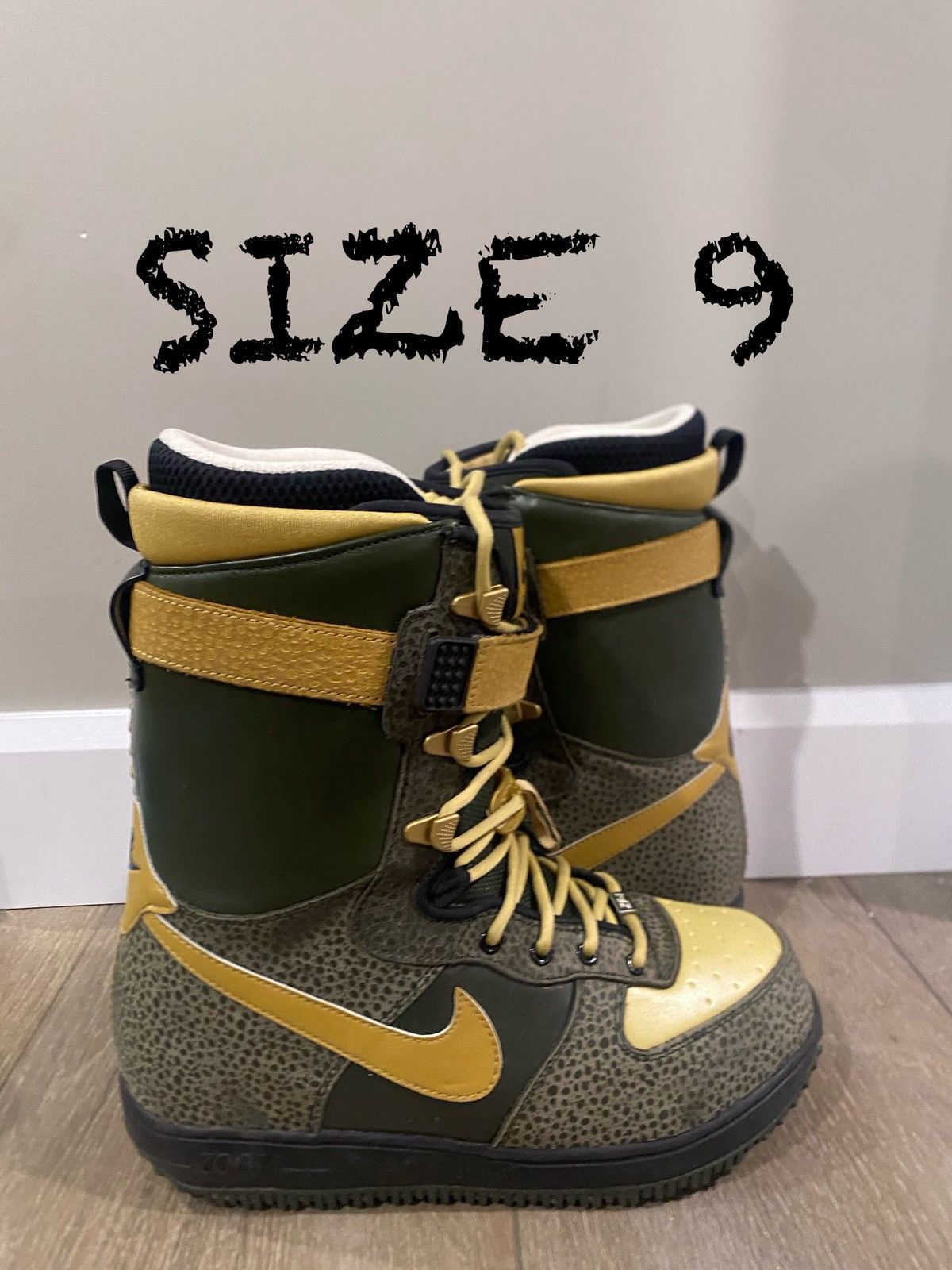 Nike Nike Zoom Force 1 Snowboard Boots Dark Army Green & Mtl Gold Size US 9 / EU 42 - 10 Thumbnail