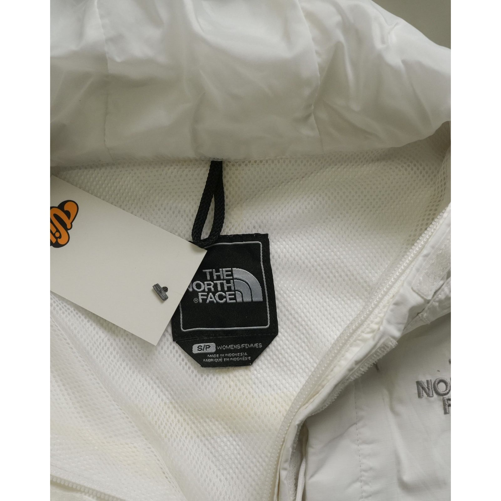 The North Face Vintage 00s The North Face White Windbreaker - Women's Small Size S / US 4 / IT 40 - 4 Thumbnail