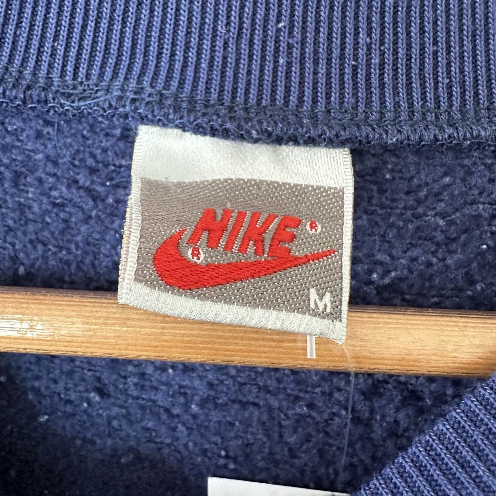 Nike × Vintage 90s Navy Nike Logo Crewneck Size M Fits XL OF Size US M / EU 48-50 / 2 - 3 Thumbnail