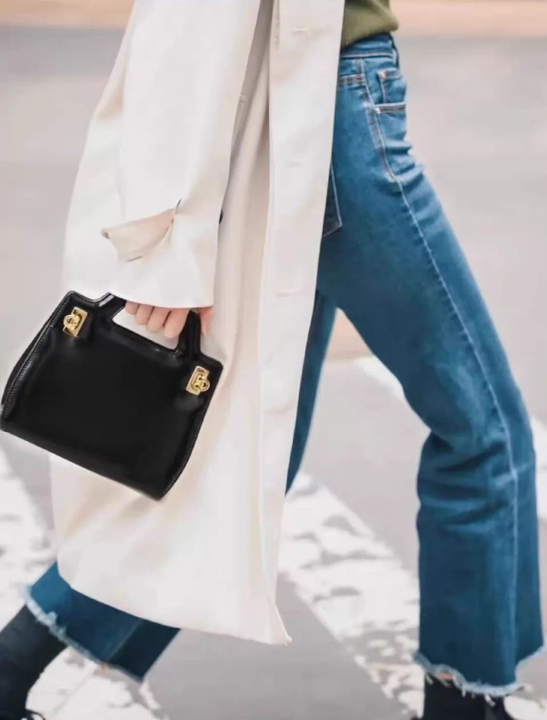 Salvatore Ferragamo Ferragamo 2way Tote Bag Black & Gold Leather 19x14x6 Size ONE SIZE - 9 Thumbnail