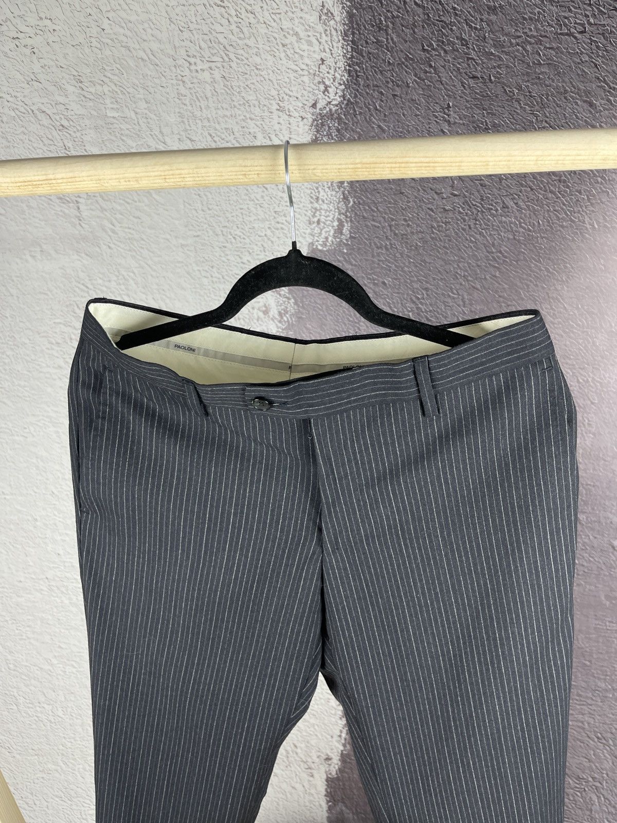 Paoloni Paoloni wool black striped 2 button 2 pcs suit made in Italy Size 36R - 19 Thumbnail