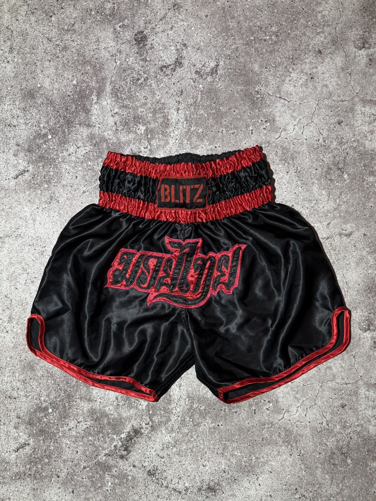 Vintage Blitz Classic Muay Thai Boxing Kickboxing Shorts Black/Red Size US 34 / EU 50 - 1 Thumbnail