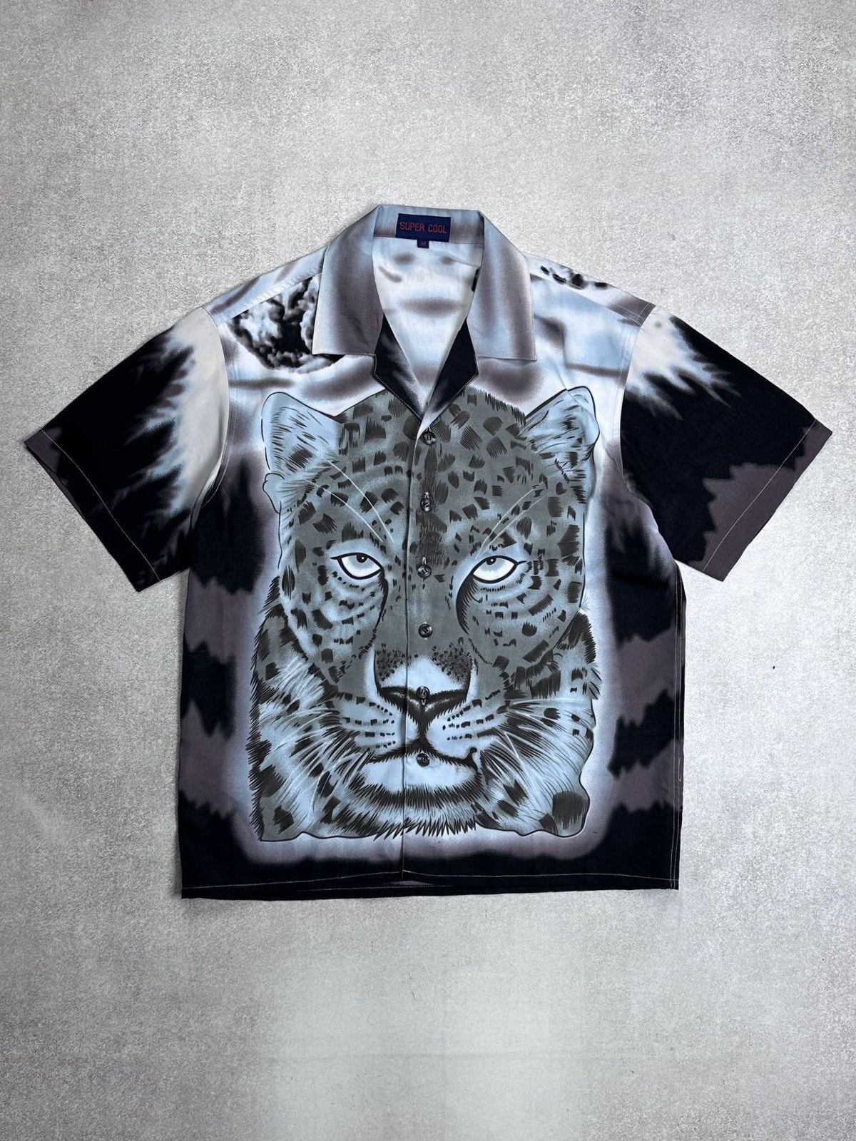 Japanese Brand Vintage All Over Print Tiger Hawaiian Shirt Rare M Size US M / EU 48-50 / 2 - 1 Thumbnail