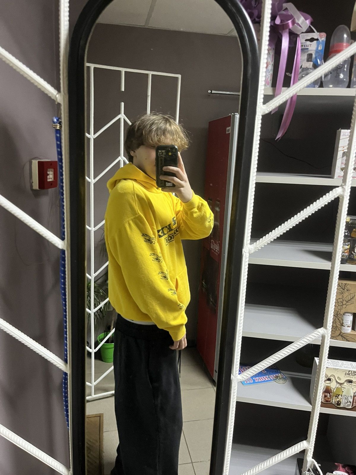 October's Very Own Drake Scorpions Yellow 2019 Tour Hoodie Size US M / EU 48-50 / 2 - 9 Thumbnail
