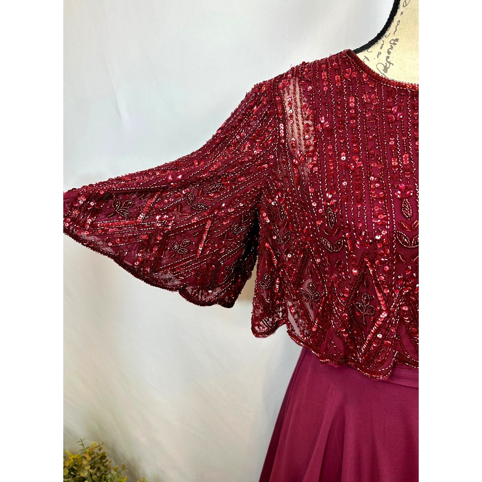 Other Mac Duggal Beaded Overlay A-Line Sequin Gown Aubergine 6 Size M / US 6-8 / IT 42-44 - 13 Thumbnail
