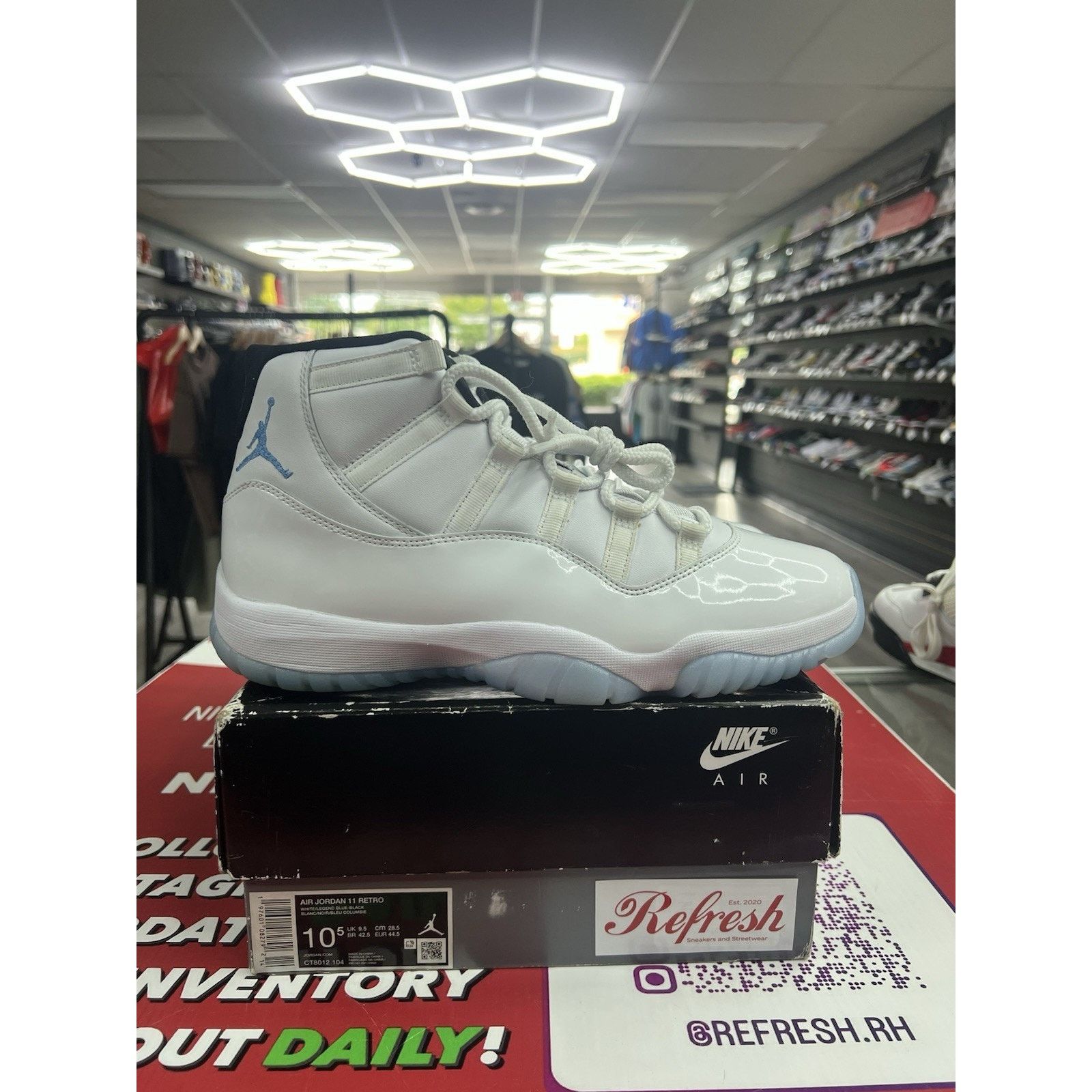 Jordan Brand Air Jordan 11 Retro Legend Blue Size 10.5 (CT8012-104) Size US 10.5 / EU 43-44 - 1 Thumbnail