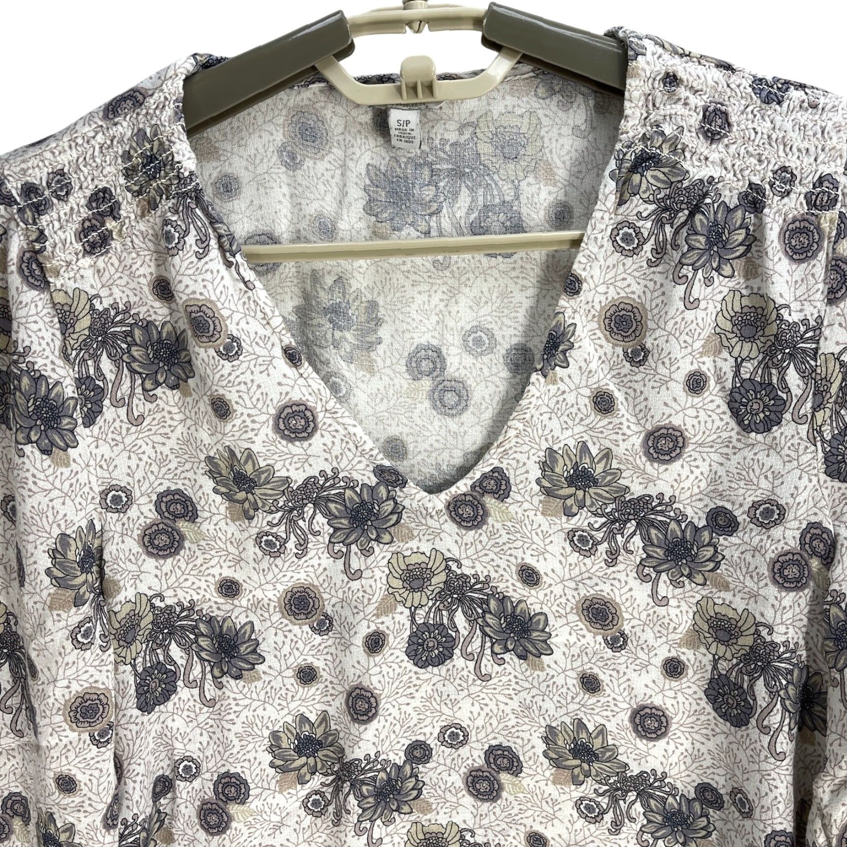 Lucky Brand Lucky Brand Blouse Gray White Beige V-Neck Long Sleeve Paisley Bohemian Women S Regular Shirt Dressy Casual Indoor-Outdoor Womens Size S / US 4 / IT 40 - 3 Thumbnail