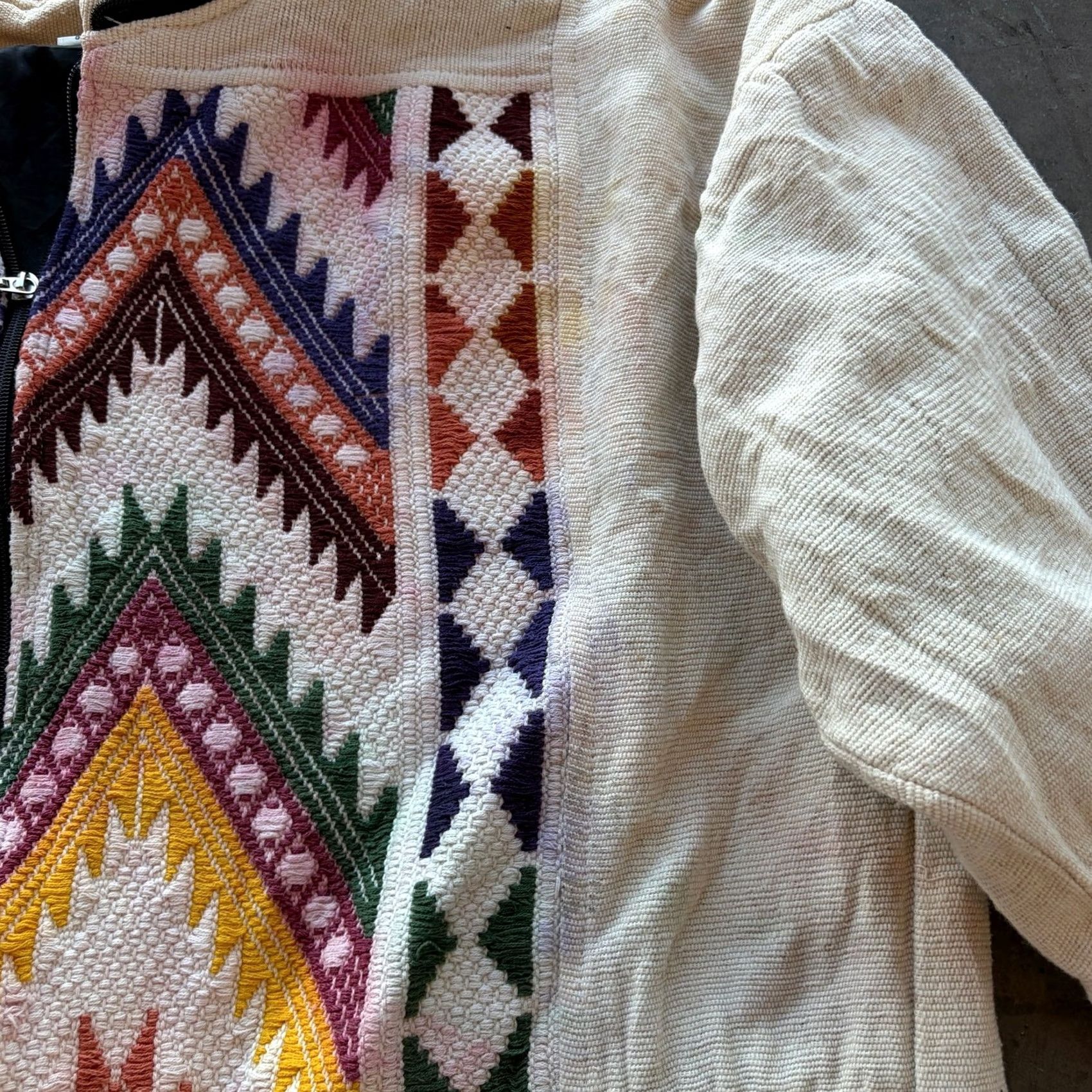 Vintage VINTAGE Y2K Tribal Embroidered Cotton Full Zip Longsleeve Sweatshirt Jacket XL Women's White Digital? Size XL / US 12-14 / IT 48-50 - 5 Thumbnail