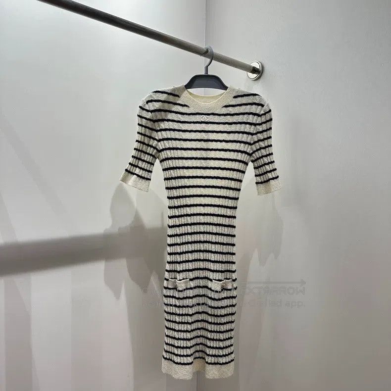 Chanel Chanel 23C striped Logo backless short-sleeved dress Size XXS / US 00 / IT 34 - 1 Thumbnail