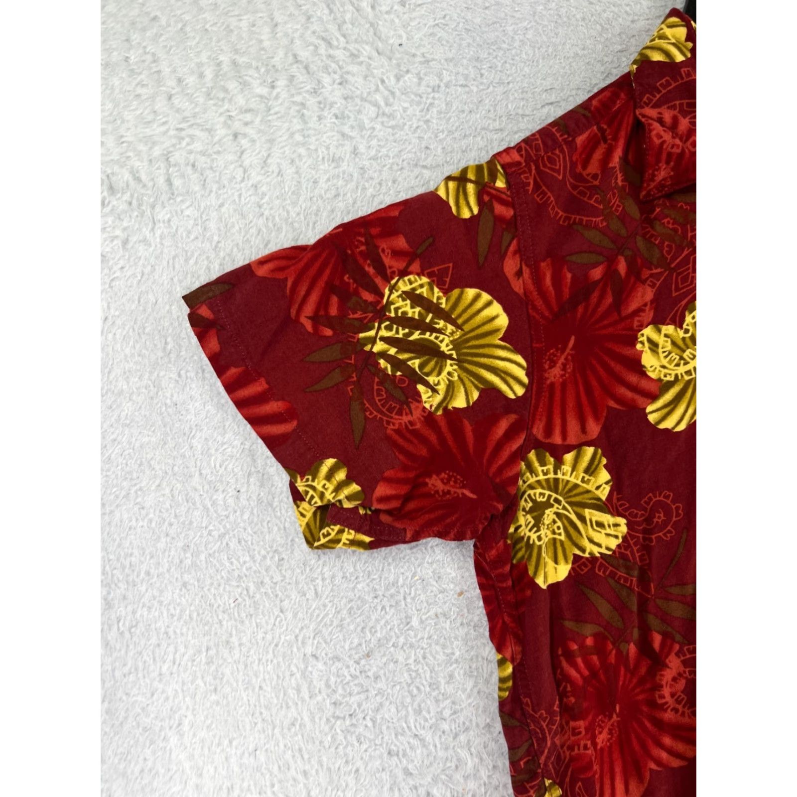 Haggar Haggar Mens Red Floral Hawaiian Hibiscus Tribal Print 100% Rayon Shirt Large Button-Up Casual Resort Luau Aloha 90s Womens? Size US L / EU 52-54 / 3 - 5 Thumbnail