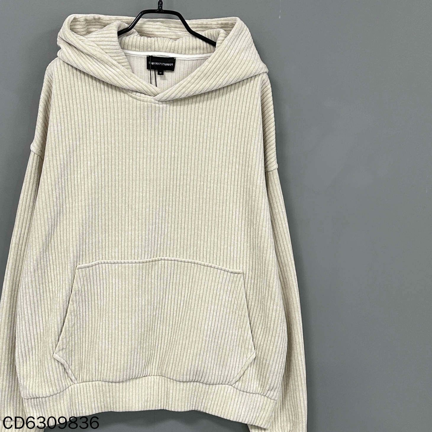 Armani Armani T-Shirt S Women Size S / US 4 / IT 40 - 1 Thumbnail