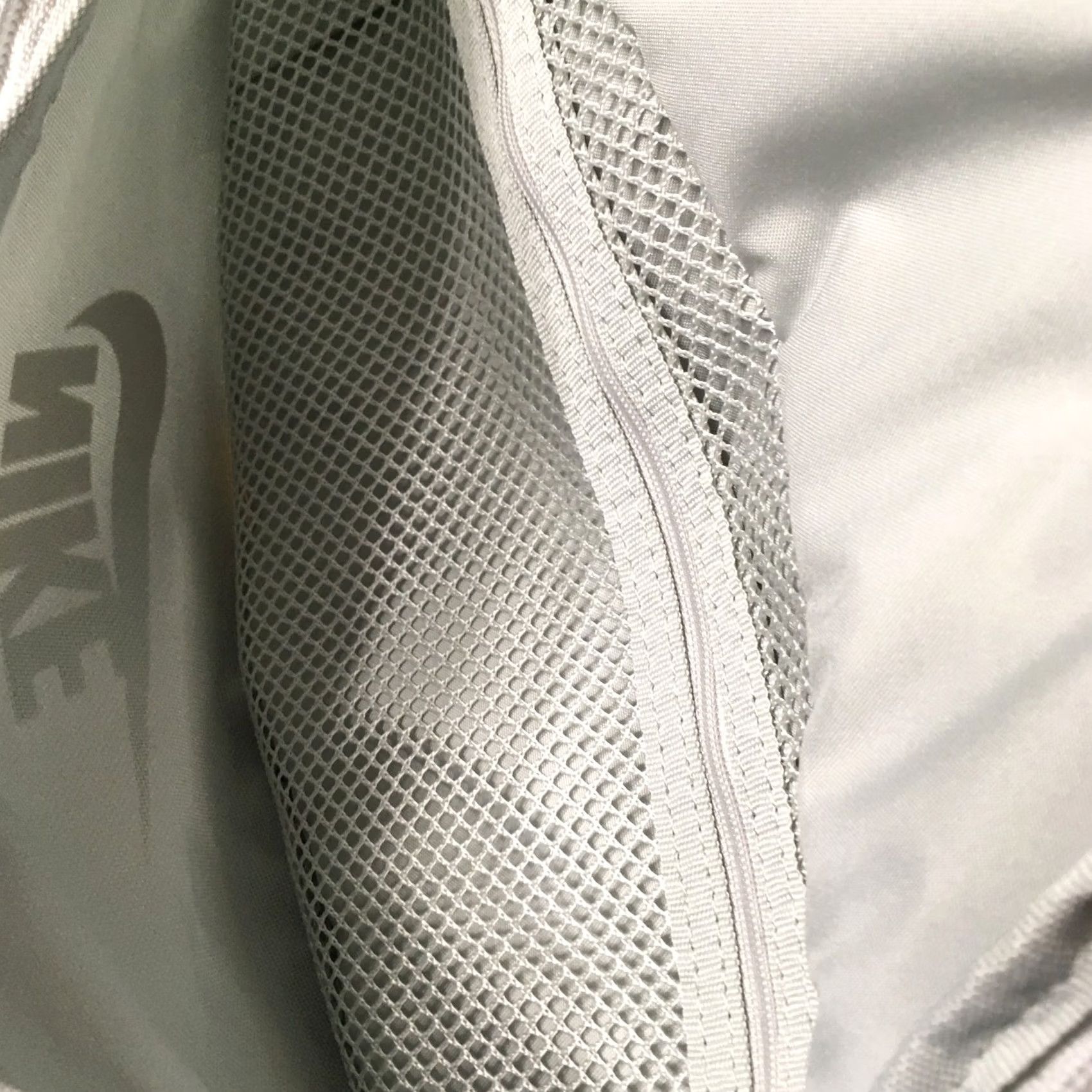 Nike Nike Bag Mens Green BNWT FANNY PACK WAIST WHITE SWOOSH LIGHT LIME Size ONE SIZE - 5 Thumbnail