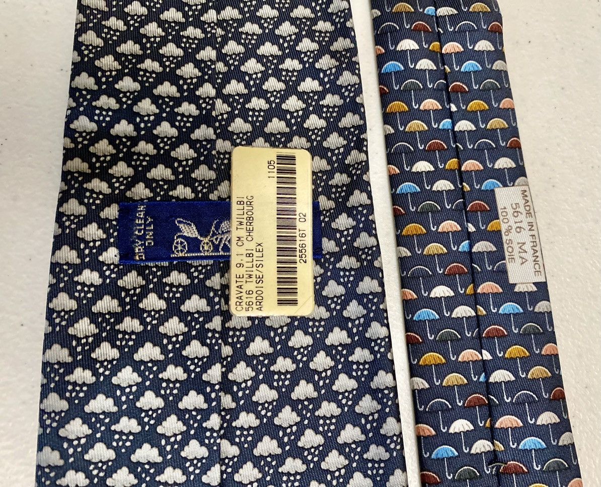 Hermes Hermès 🇫🇷 Blue Rainy Day Cover 5616 MA Vintage Print Tie NWT Size ONE SIZE - 2 Thumbnail